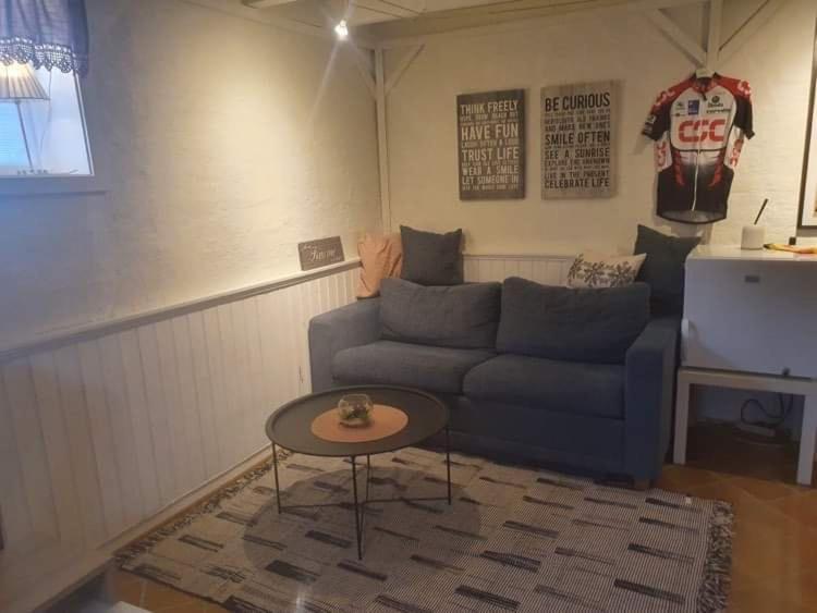 Koselig Rom Med Stue I Bodo Sentrum Exterior foto